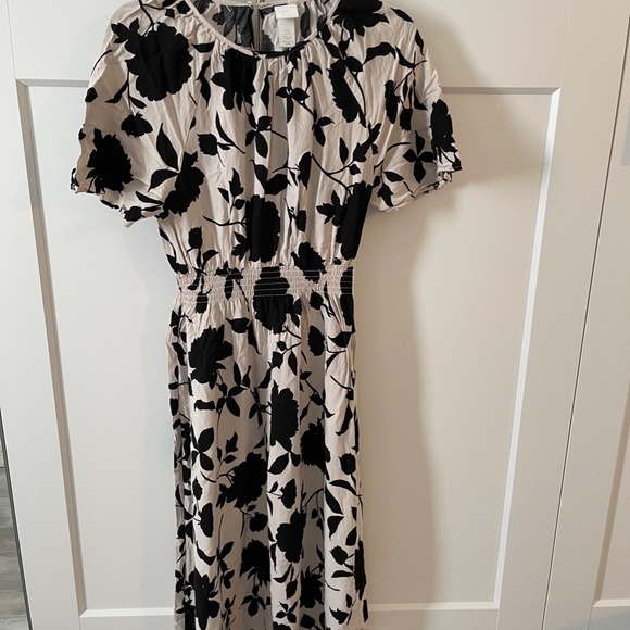 H&M Calf Length Floral Dress - Picture 3 of 6